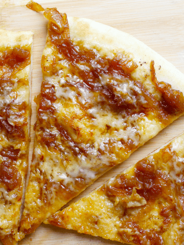 French Onion Pizza recipe from ThursdayNightPizza.com