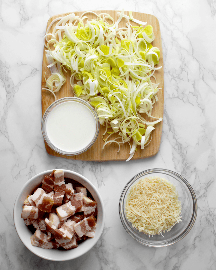 ingredients for white pizza with bacon leeks and cream