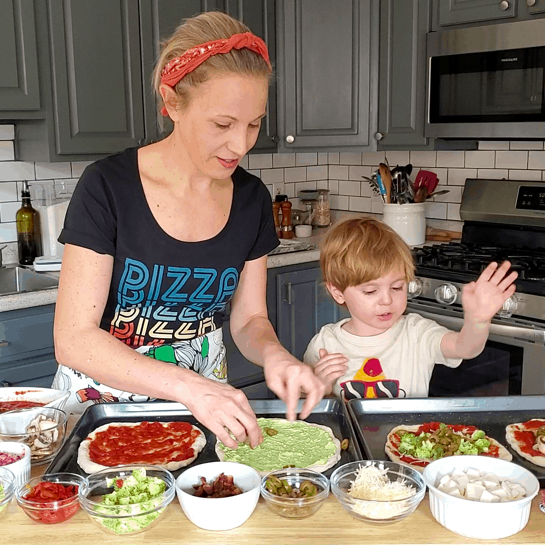 making pizza with kids