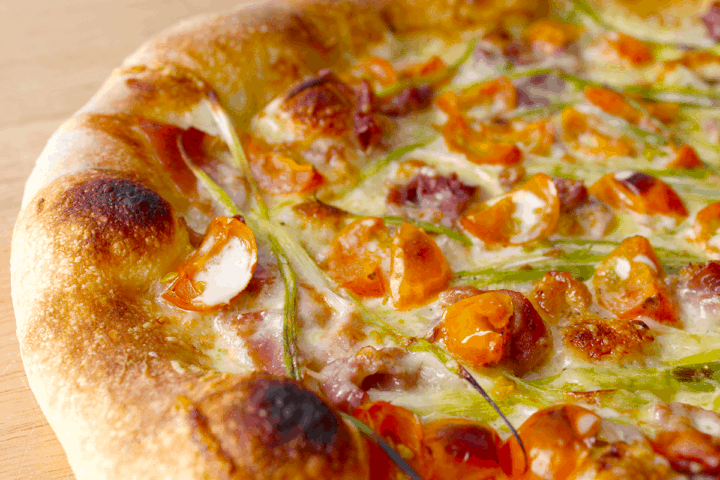 simple white pizza recipe, side view