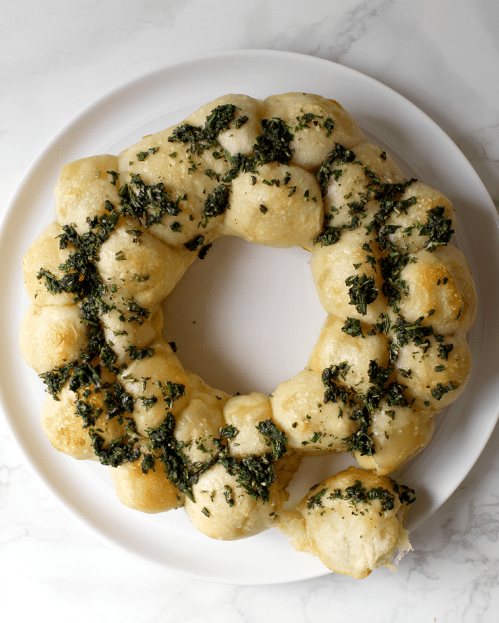 cheesy pull-apart bread wreath