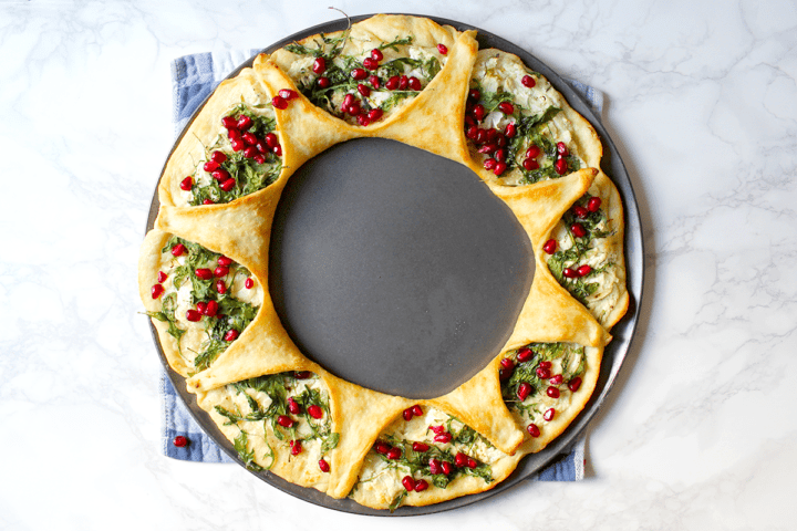 Holiday Pizza Wreath overhead