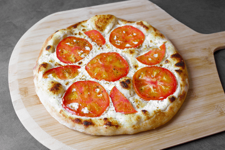 goat cheese pizza after baking