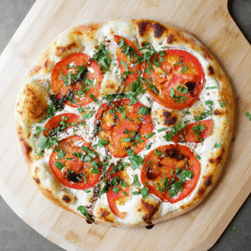 goat cheese pizza featured image
