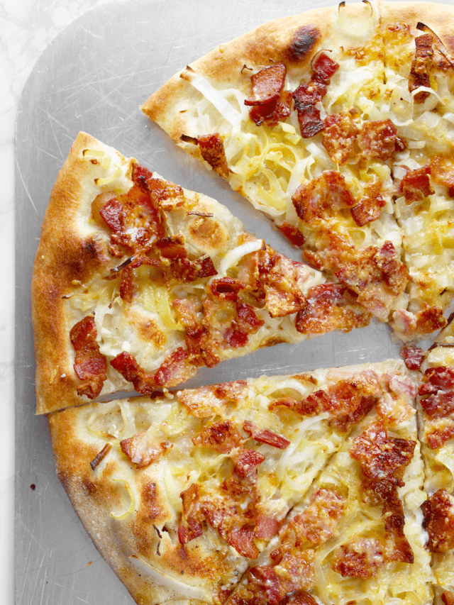 Leek Pizza with Bacon and Cream | ThursdayNightPizza.com
