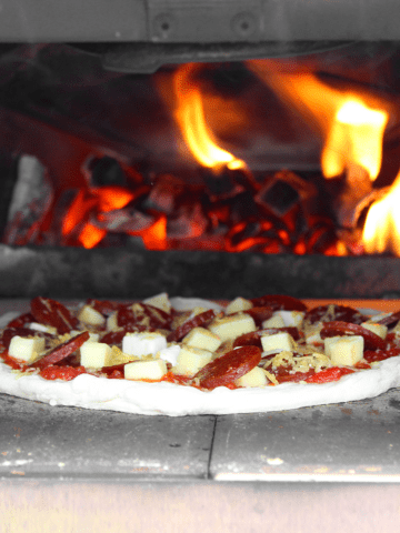 how to use a pizza oven