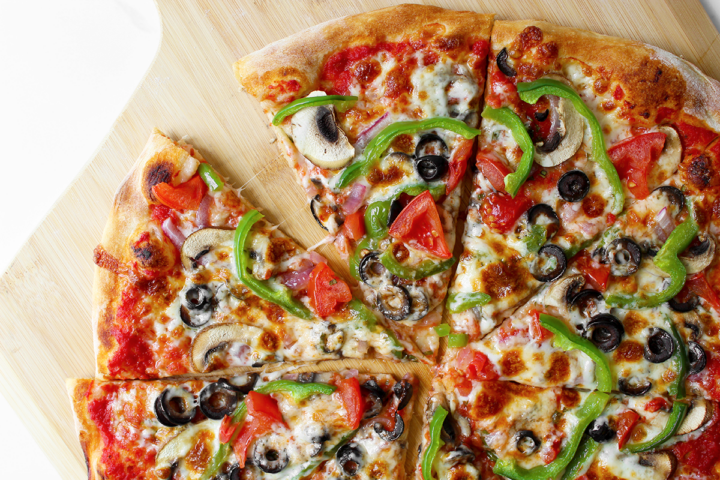 veggie supreme pizza | ThursdayNightPizza.com