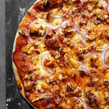 BBQ chicken pizza, featured image