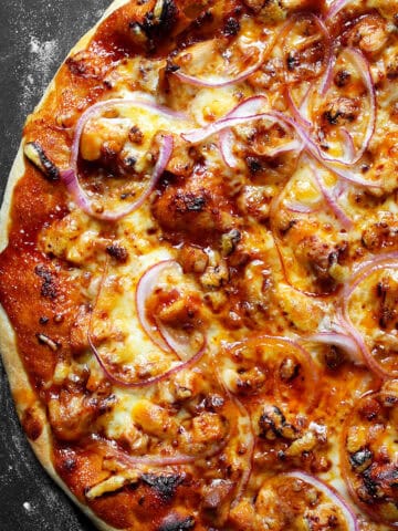 BBQ chicken pizza, featured image